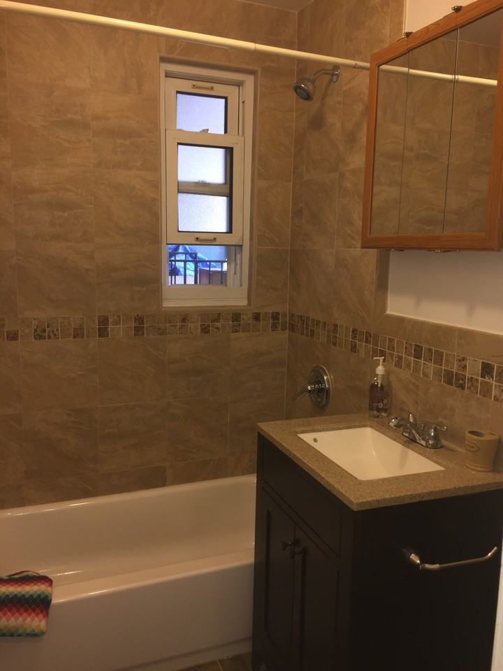 989 Sacket Avenue - Photo 3 of 4