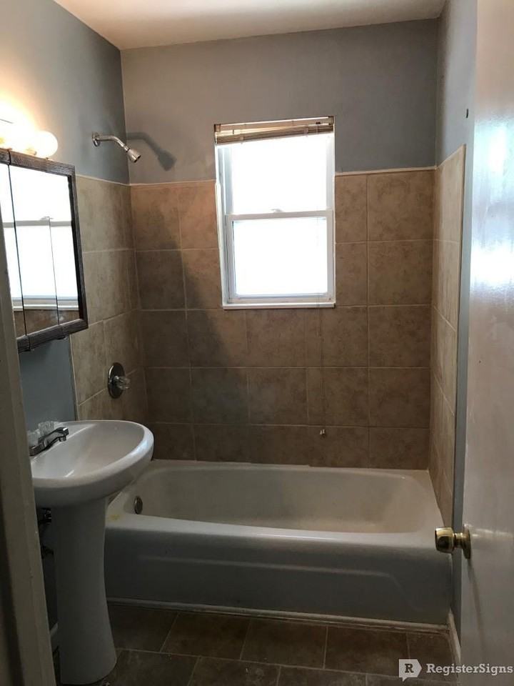 4834 NW Homestead Rd - Photo 3 of 8