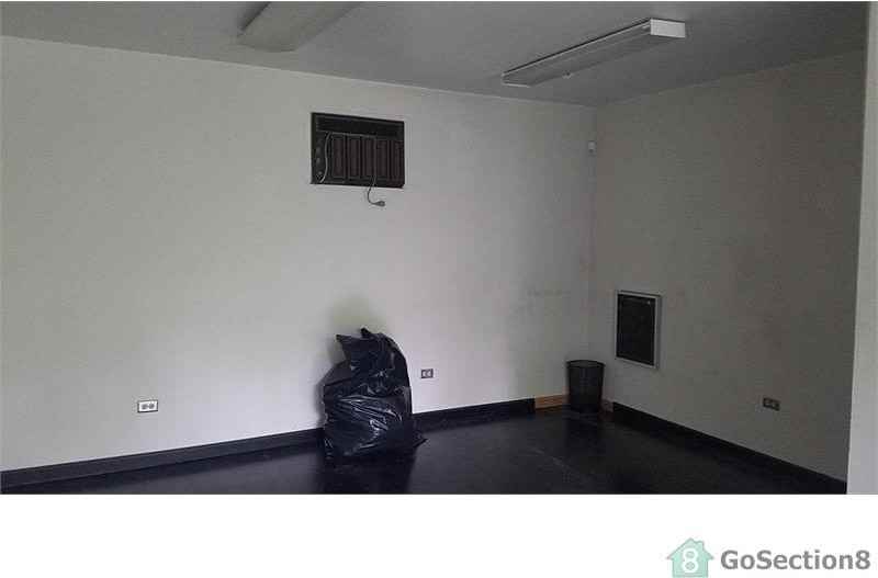 322 Division St - Photo 3 of 9