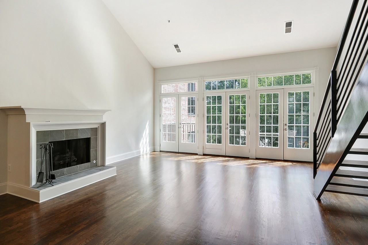 270 15th St NE #303 - Photo 3 of 25