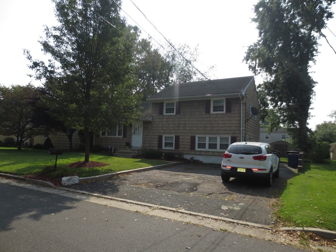 124 9th St - Photo 3 of 20