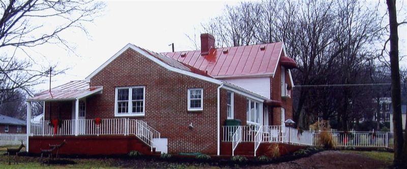 409 E 7th St - Photo 3 of 10