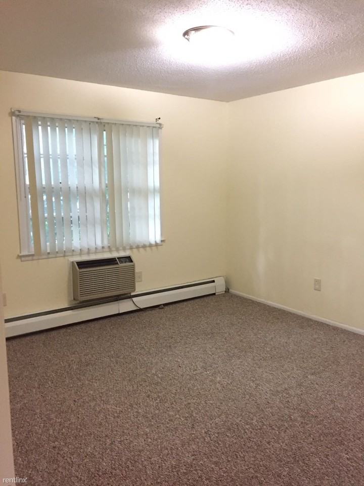 94 Fowler St - Photo 3 of 9