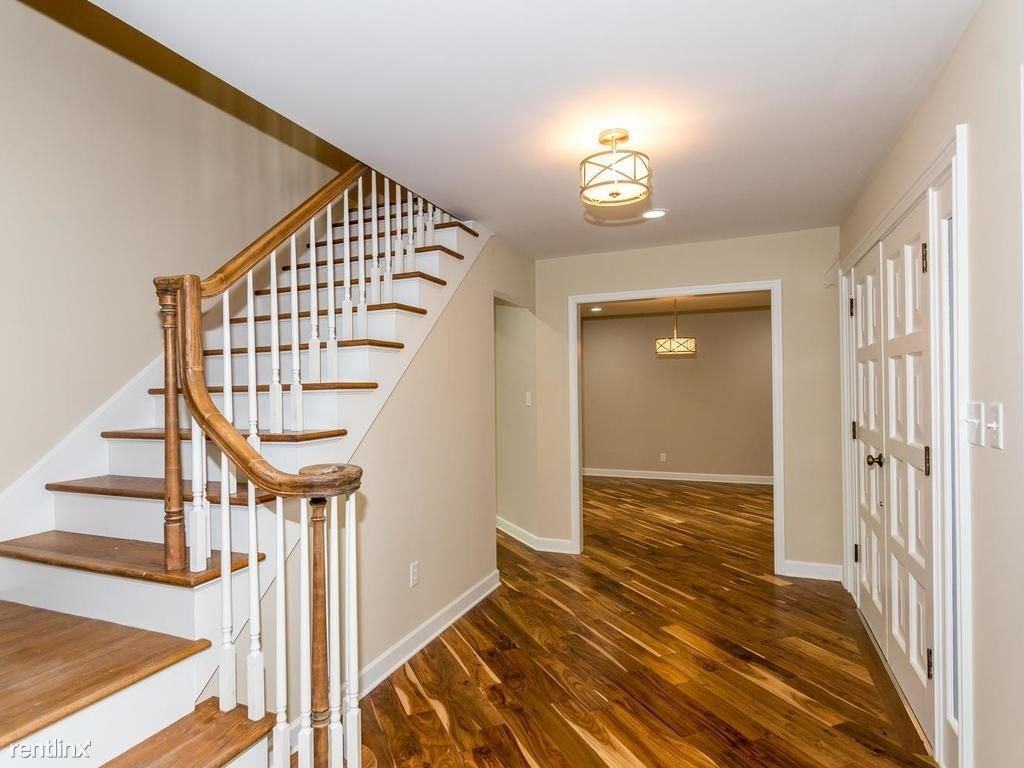 7532 Brookview Cir - Photo 3 of 11