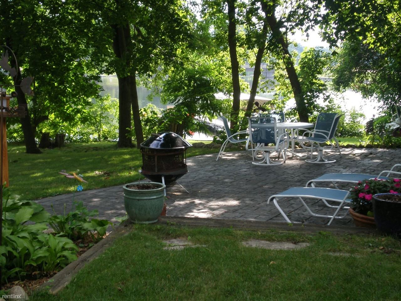 222 E Pleasant Ave - Photo 2 of 14