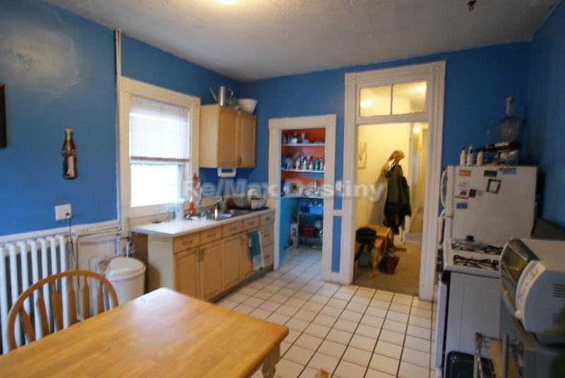 184 School St 3 - Photo 3 of 7