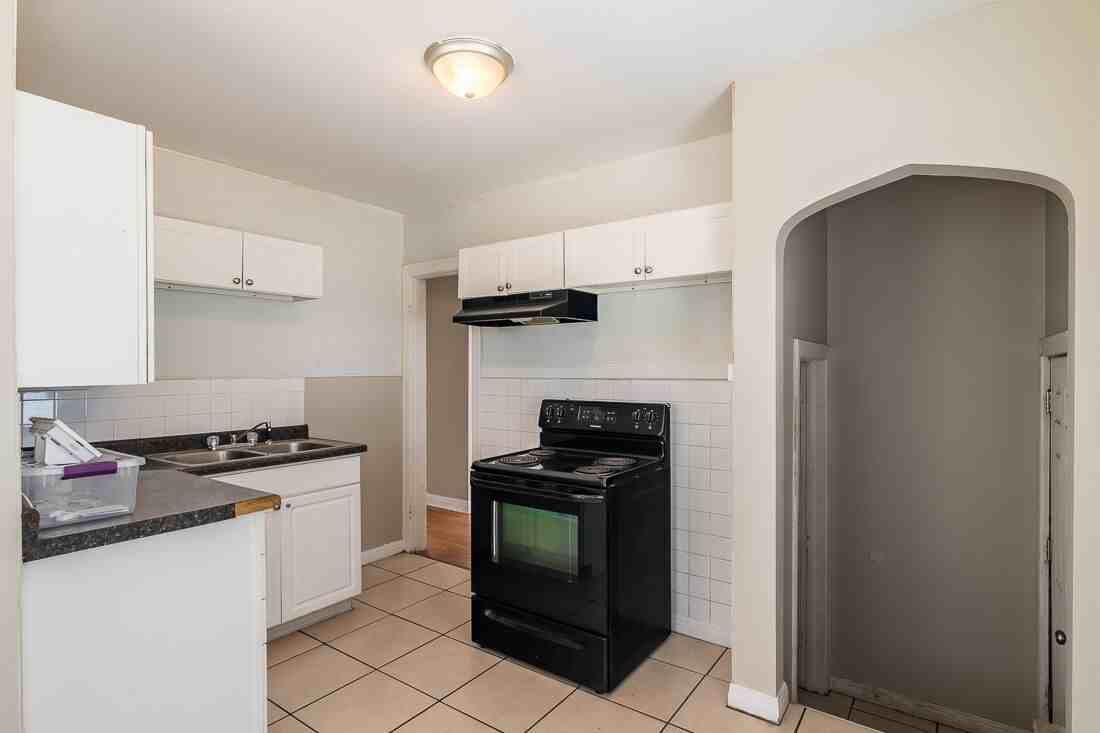 1037 23rd Ave - Photo 3 of 6