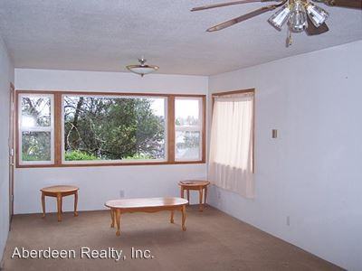 604 Chenault Ave - Photo 2 of 10