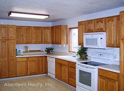 604 Chenault Ave - Photo 3 of 10