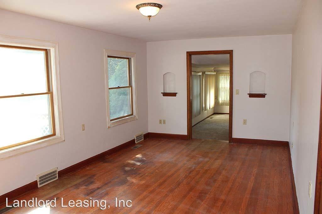 13340 Durkee Rd - Photo 3 of 16