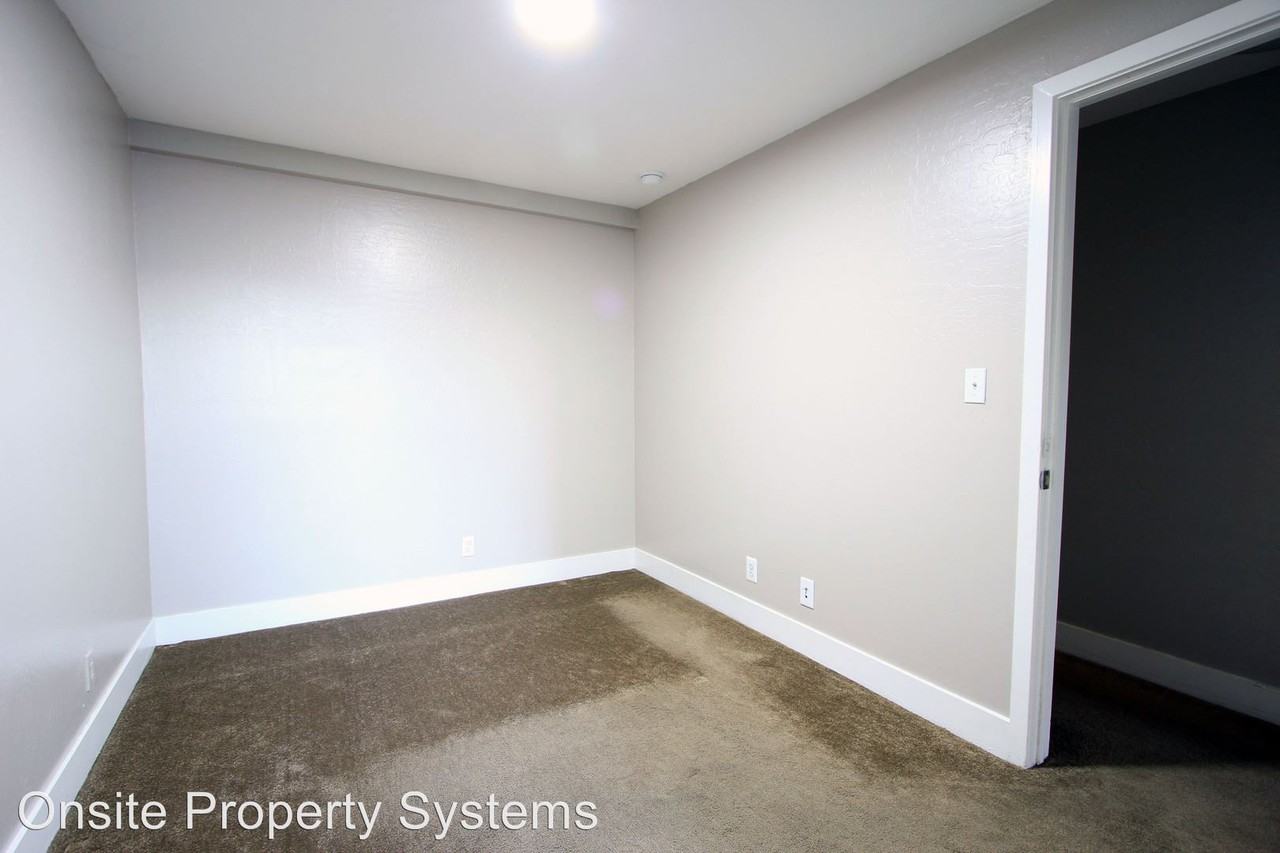 1339 Shafter Ave - Photo 2 of 12