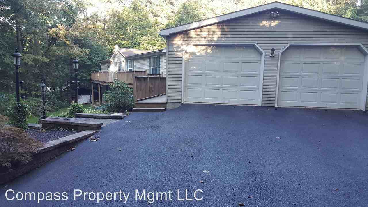 6079 Wertztown Rd - Photo 2 of 32