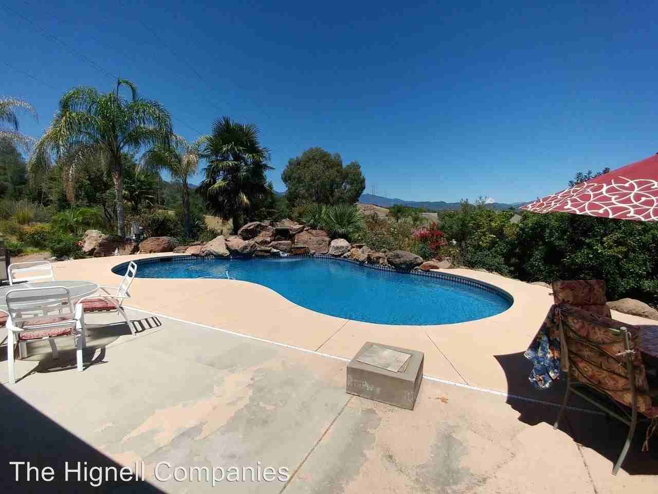 1542 Brinn Dr - Photo 3 of 20