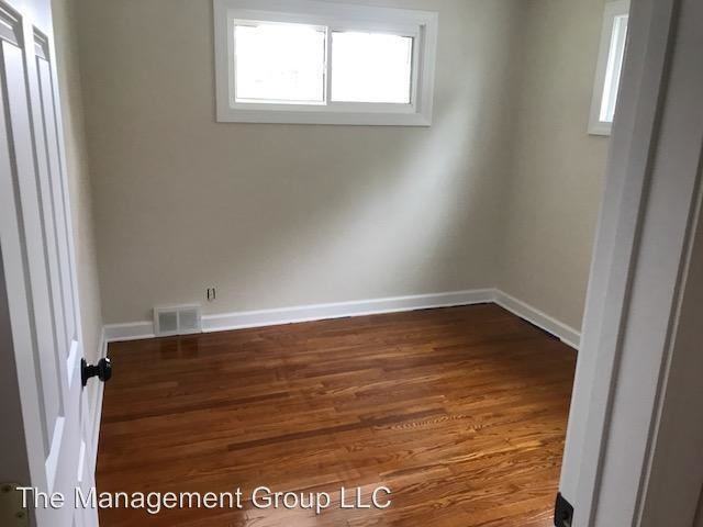 3966 S 51st St - Photo 3 of 8