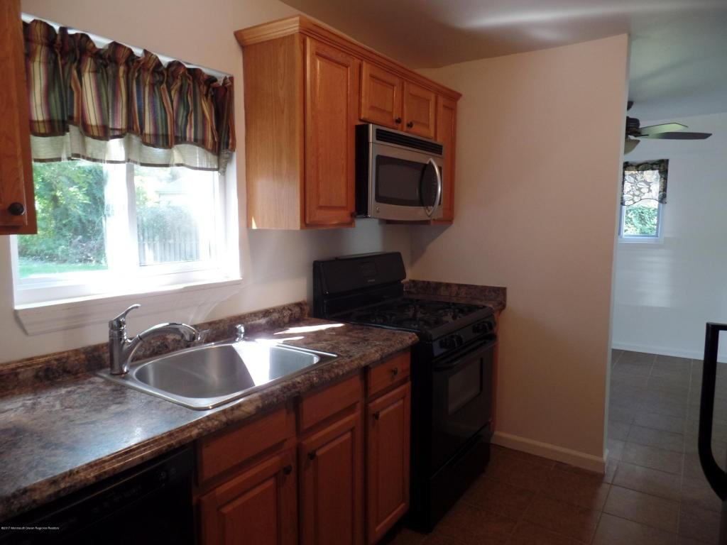 310 Campbell Ave - Photo 3 of 11