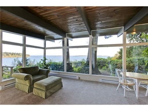 9512 Yew St NE - Photo 2 of 14