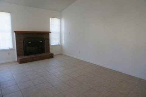 120 Live Oak Ct - Photo 3 of 8