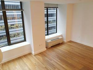 10 Hanover Square #25B