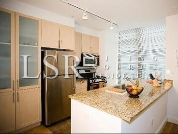 10 Hanover Square #22J