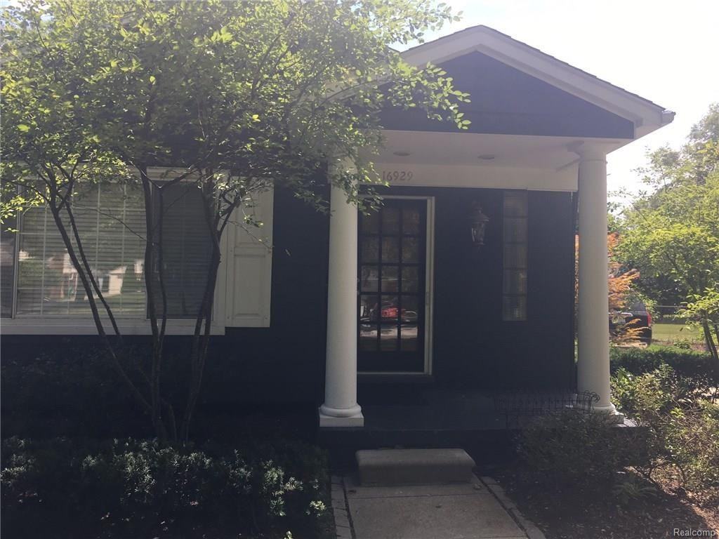 16929 Dunblaine Ave - Photo 3 of 9