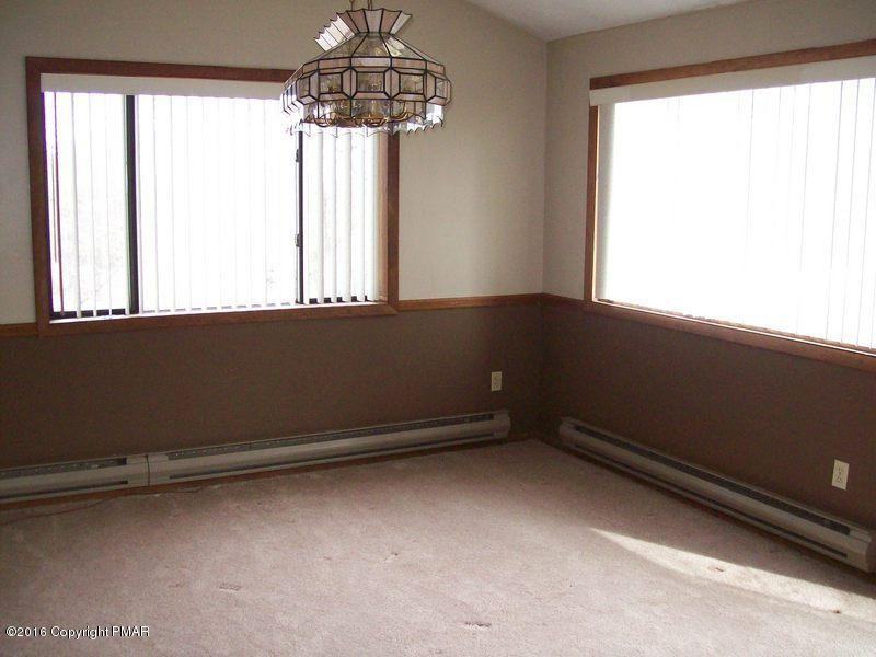 2247 Doe Dr - Photo 3 of 19
