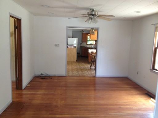 113 S Cayuga St - Photo 3 of 32