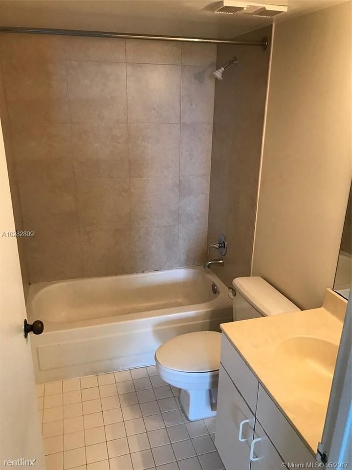 850 N Miami Ave - Photo 2 of 7