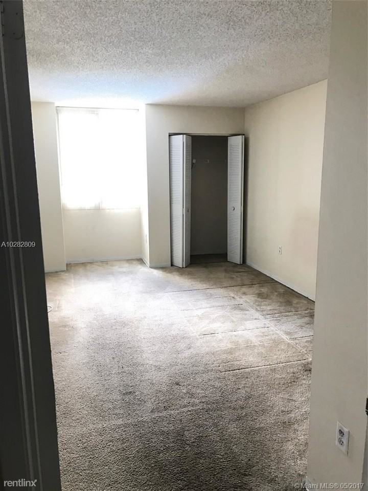 850 N Miami Ave - Photo 3 of 7