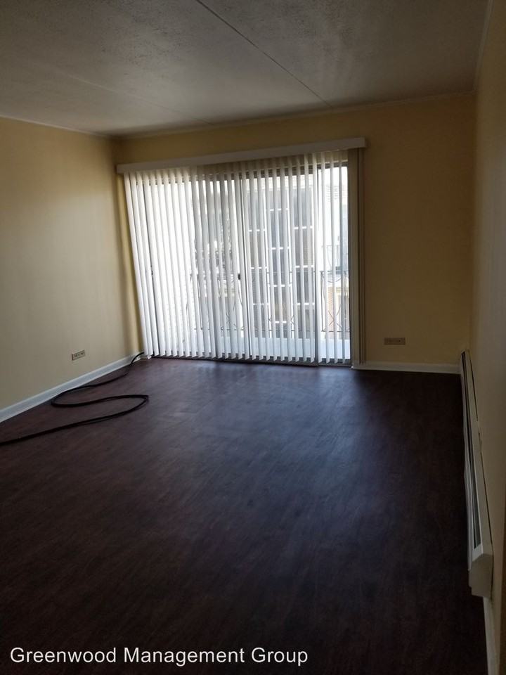 6921-6925 W Pershing Road - Photo 2 of 5