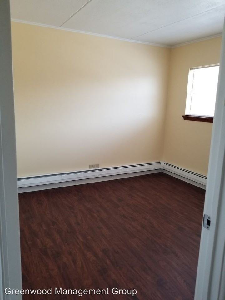 6921-6925 W Pershing Road - Photo 3 of 5