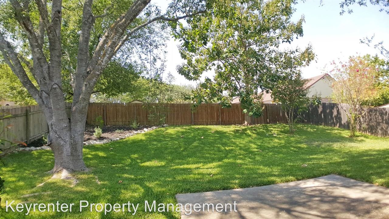 804 Canyon Bend Rd - Photo 2 of 15