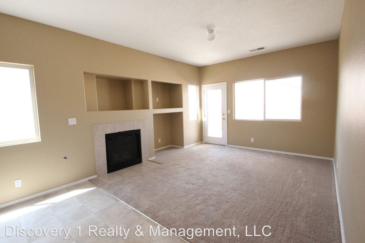 1016 Kiska St NW - Photo 2 of 9