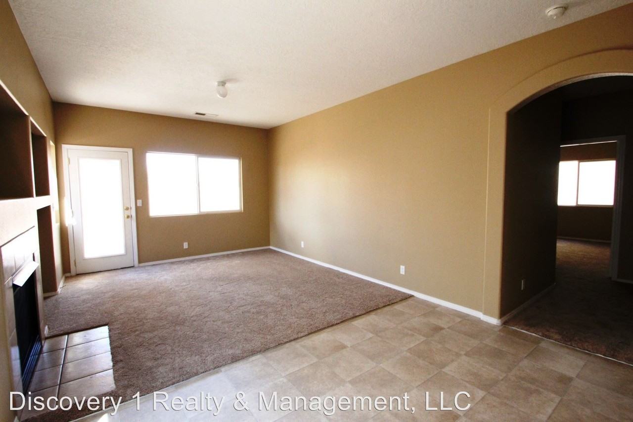 1016 Kiska St NW - Photo 3 of 9