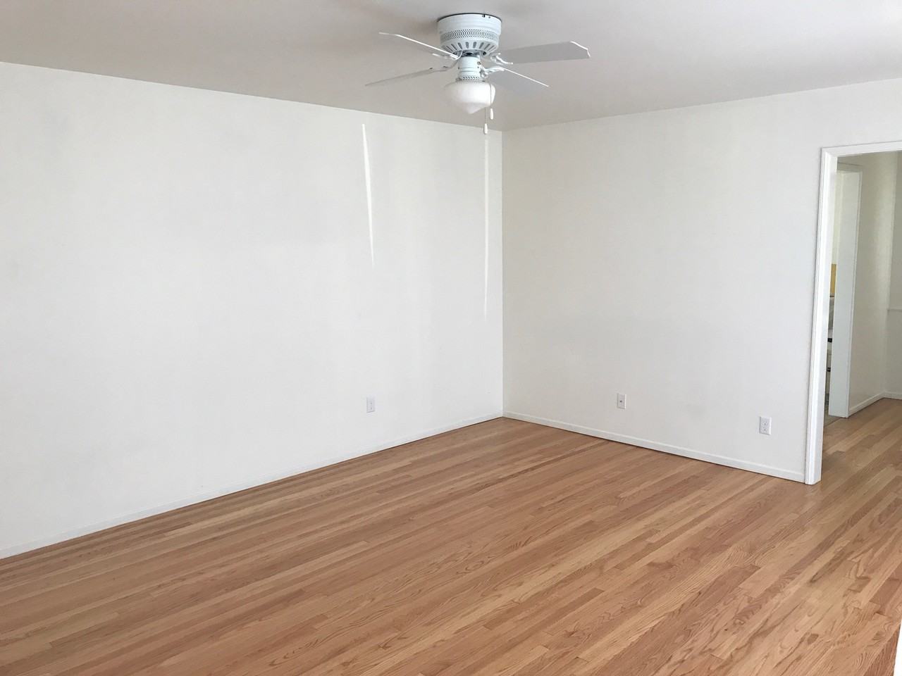 440 Corsicana Dr - Photo 2 of 12