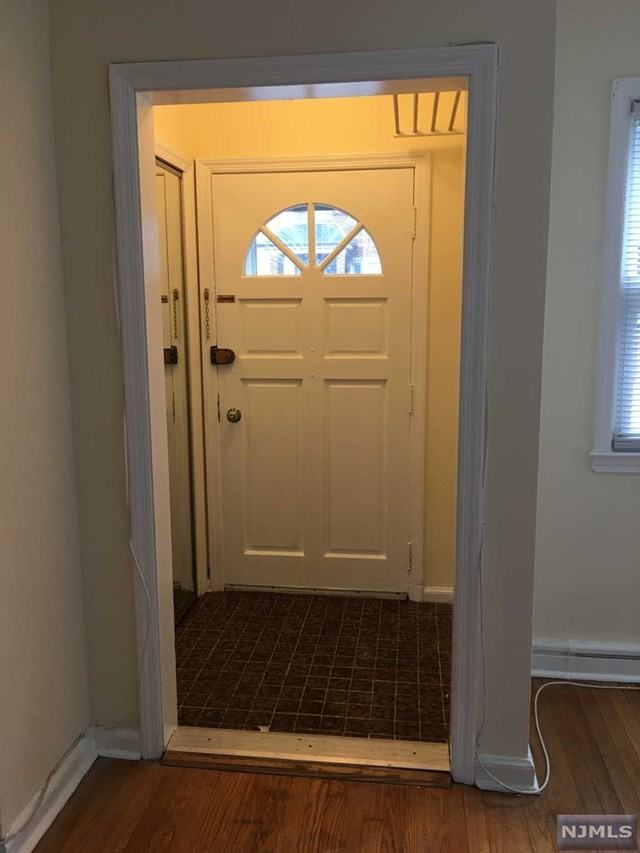 2278 Center Ave - Photo 2 of 18