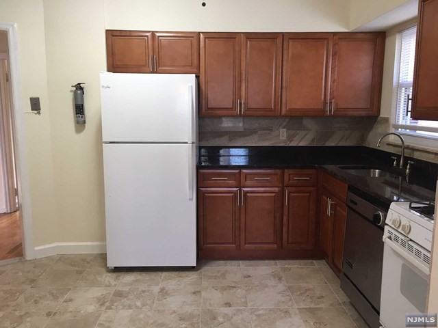 2278 Center Ave - Photo 3 of 18