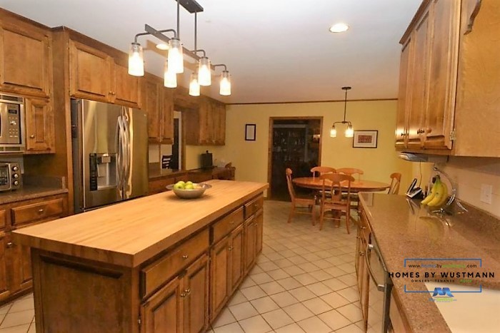 10325 North Waterleaf Court - Photo 2 of 23