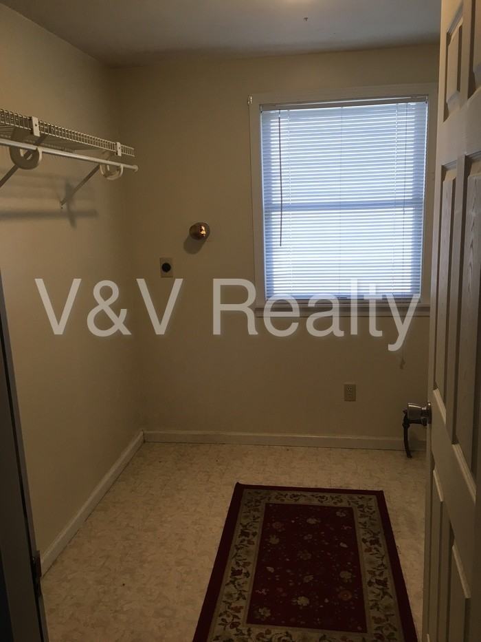 216 Norwood Ave - Photo 2 of 12