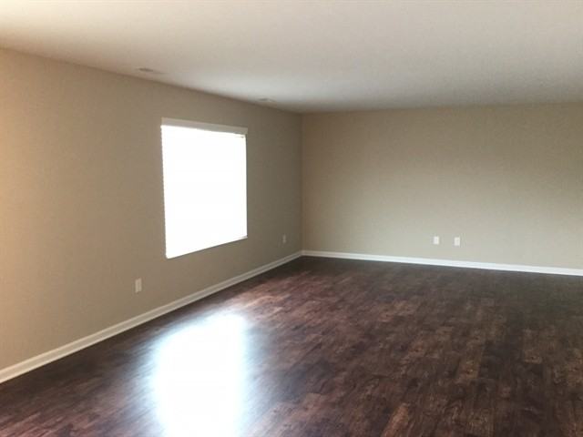 9694 Ridge Crossing - Photo 2 of 14
