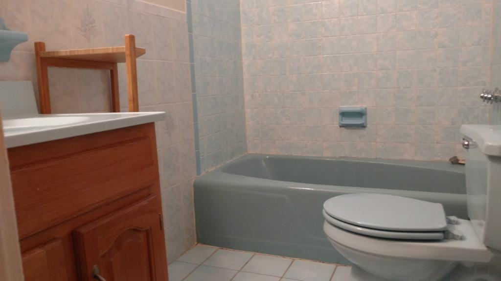 1502 E 4th St 1R - Photo 2 of 6