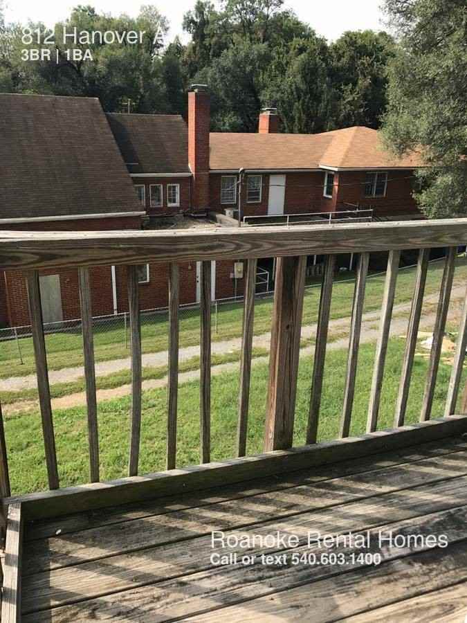 812 Hanover Ave NW - Photo 3 of 17