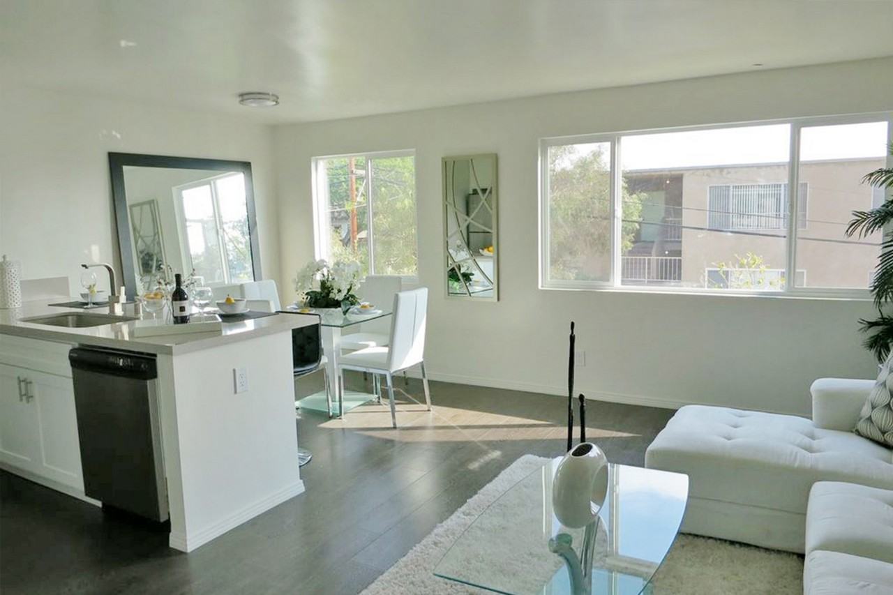 Sixth + Raymond - Photo 3 of 9