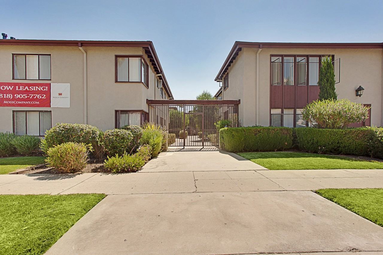 Hazeltine Apartments - Photo 6 of 12