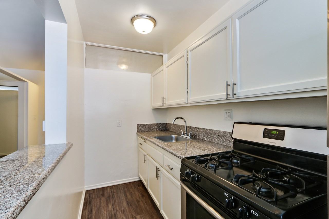 Santa Monica Biltmore - Photo 4 of 17