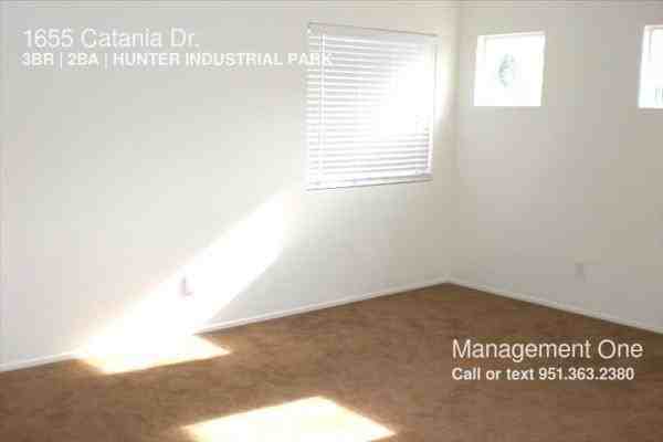 1655 Catania Dr - Photo 3 of 14