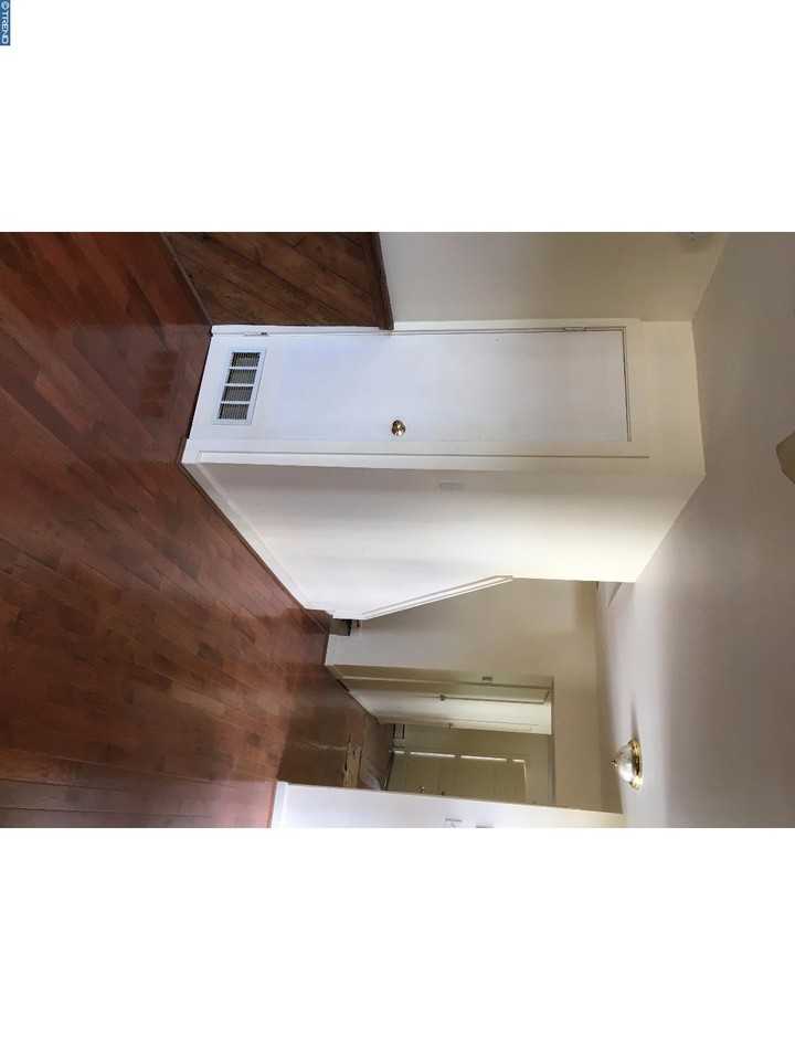 654 S 17 1/2 St - Photo 2 of 14