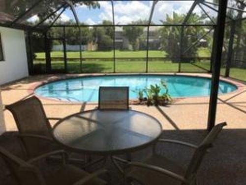 9800 NW 10th St - Photo 2 of 8