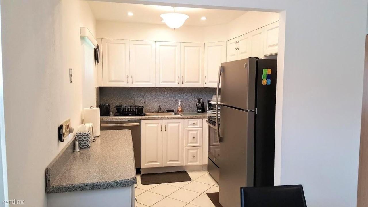 177 Seville H - Photo 2 of 40