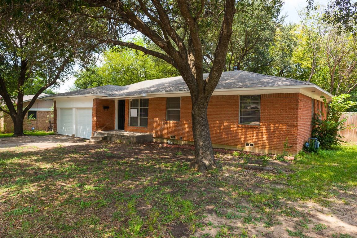7505 Deaver Dr - Photo 2 of 32
