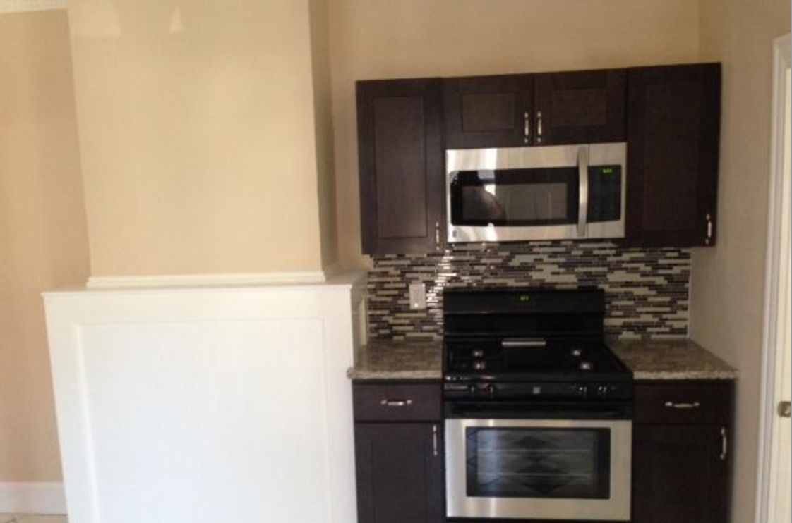 470 Warren Street - Photo 3 of 9